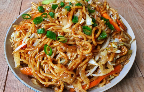 A Roma Kitchen Chow Mein